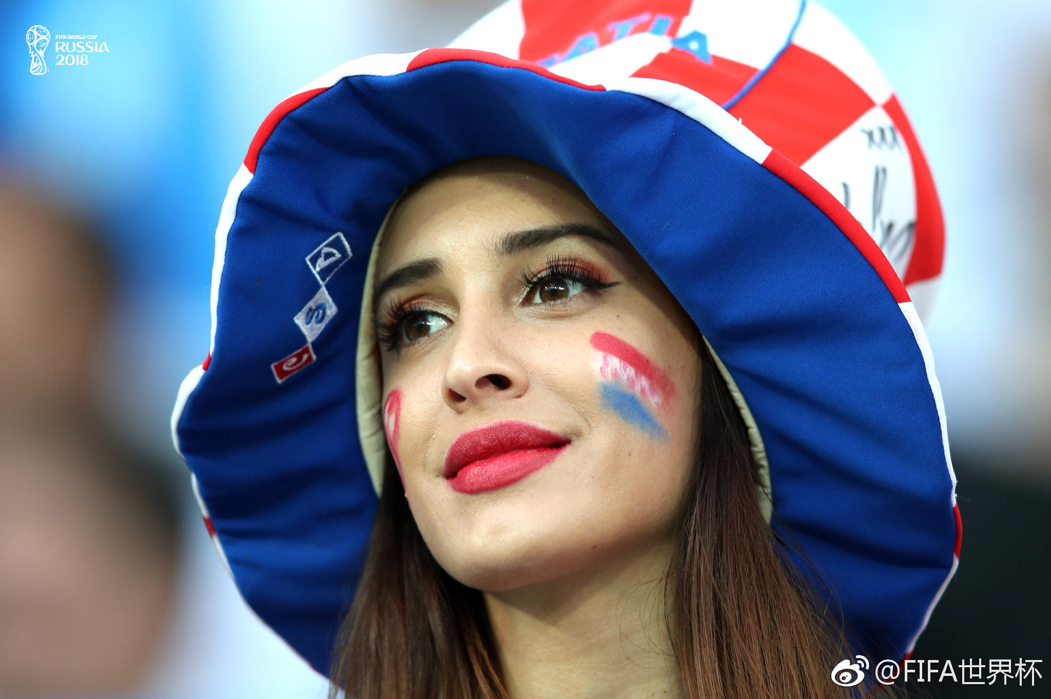 还在心疼今年世界杯输的钱?不知道这些小姐姐能不能治愈你?