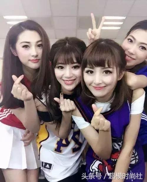 世界杯直播美女解说员,世界杯直播女解说员翻车视频