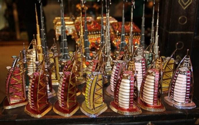 机场免税店买东西条件,机场免税店购物必买清单