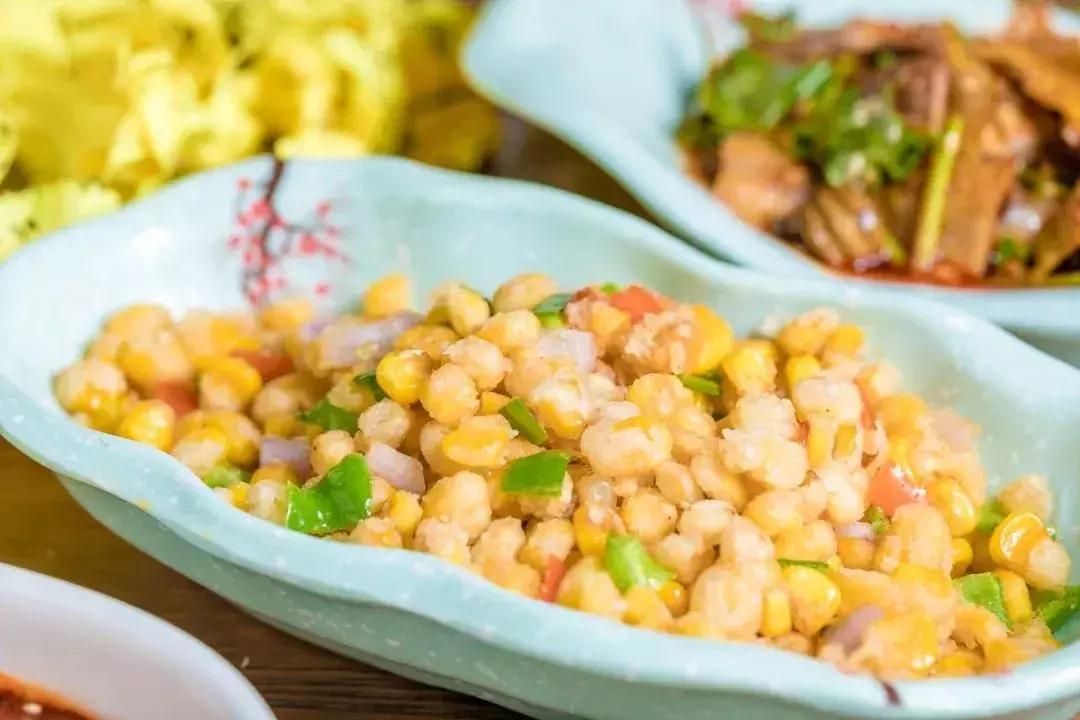 适合小情侣去的餐吧,一家很有情调和气氛的露天餐吧