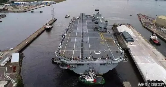 在世界杯踢球,在世界杯球场踢球