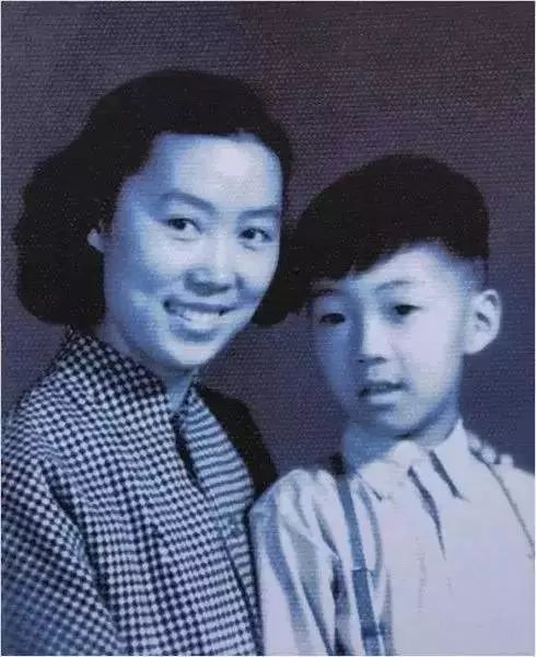 从清华男神沦为废人，三次自杀后，他活成了中国的“救赎之神”！