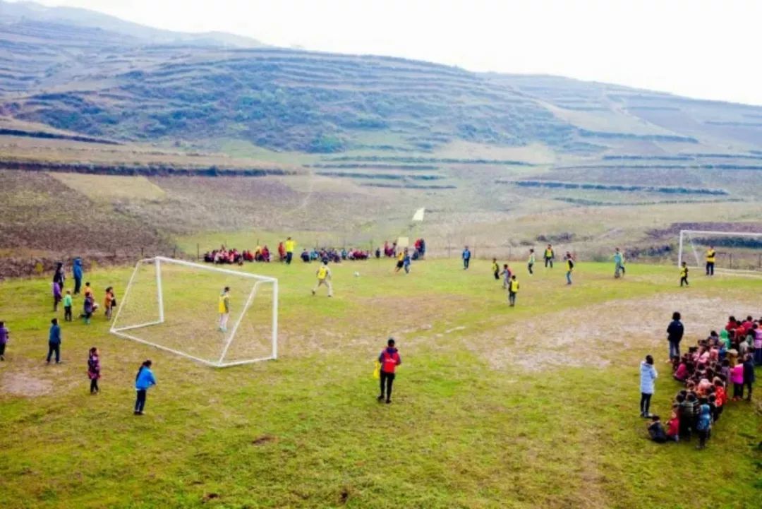 助力山区儿童足球梦,助力乡村儿童足球梦