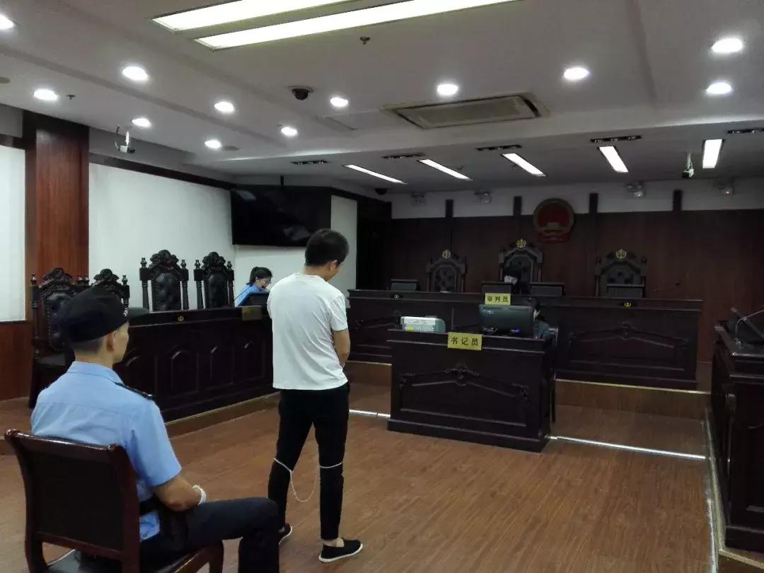 女留学生回国创业,女留学生回国后开微店