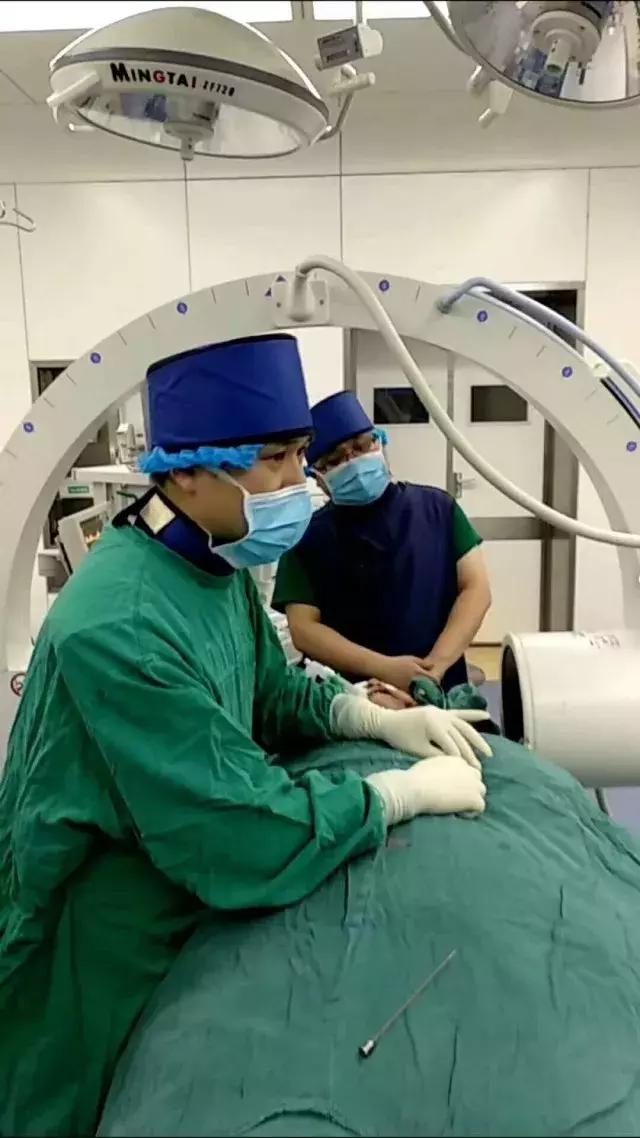 在生命的禁区精耕细作—记市二院神经外科特*医色**疗技术发展纪实