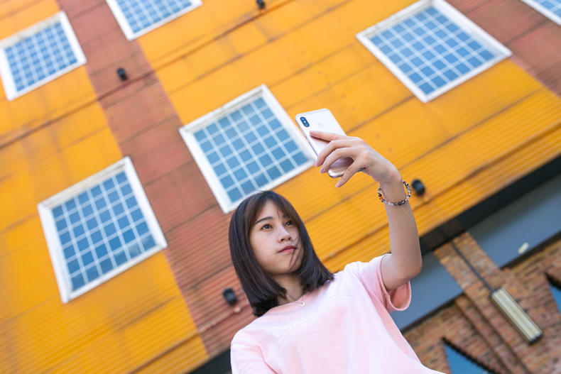 6.8寸刘海屏手机999,红米6pro刘海全面屏