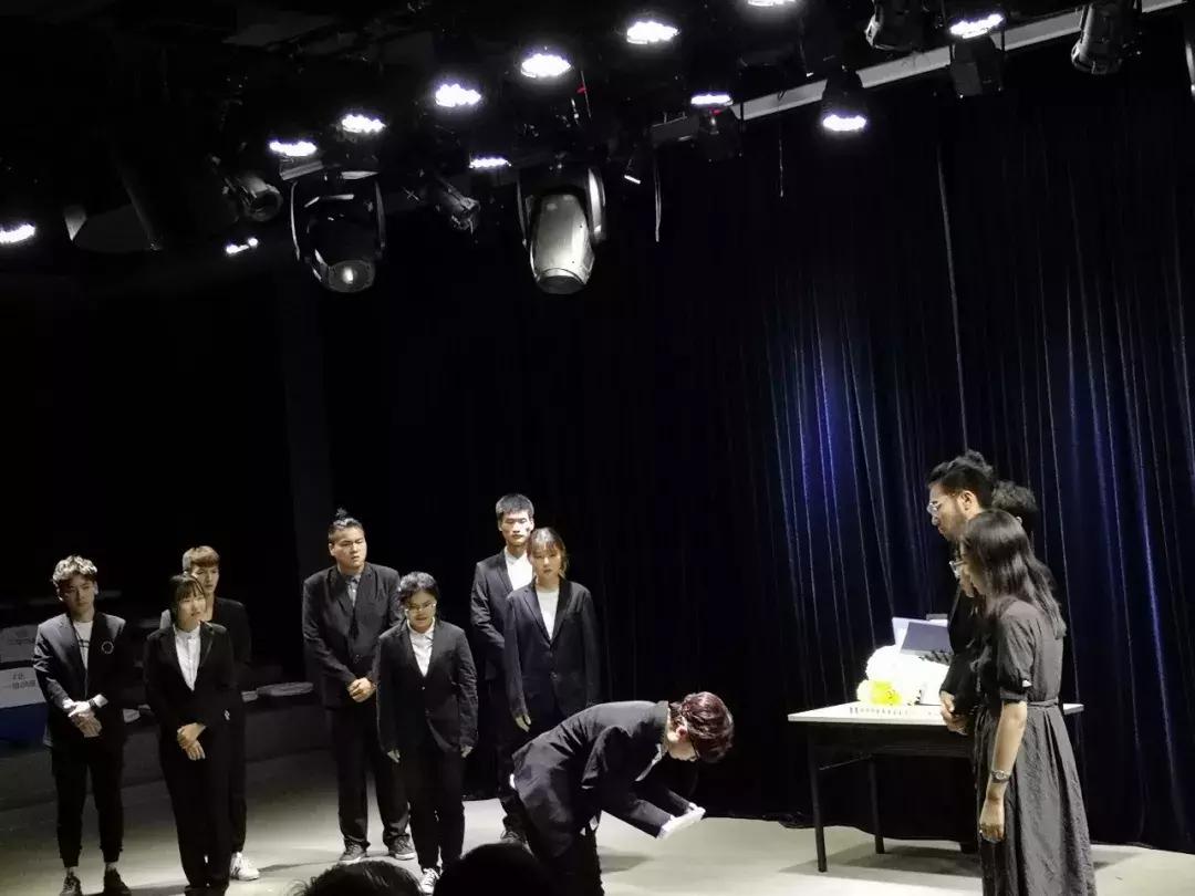 上个周末的群艺馆可以说是情义与情怀双结合，原因何在？快看正文！