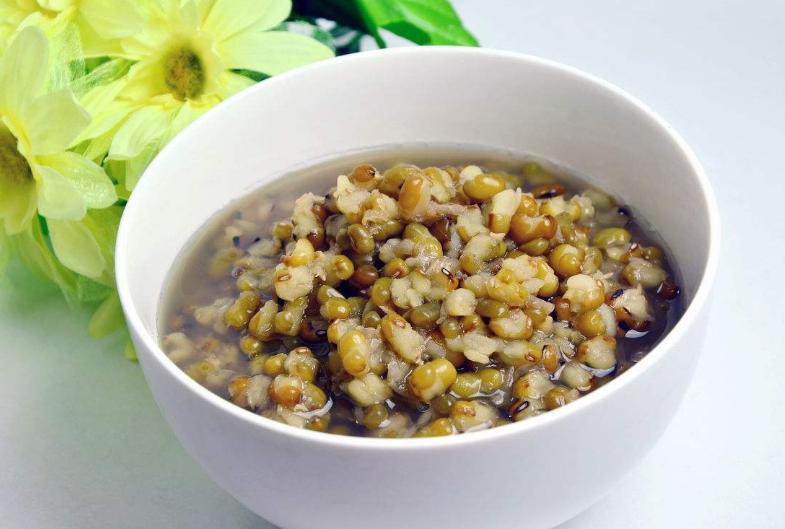 煮绿豆汤的绿豆不开花,煮绿豆汤有诀窍根本不用提前泡