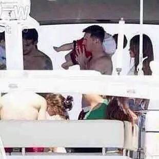 梅西9岁对太太已一见钟情,梅西九岁的爱情