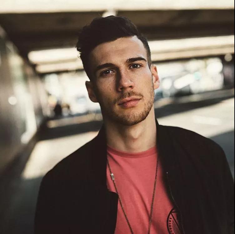 世界杯天台什么样,世界杯天台站