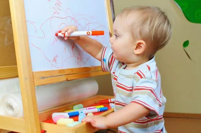 小朋友要不要参加早教课程,宝宝不太会说话要不要去早教班