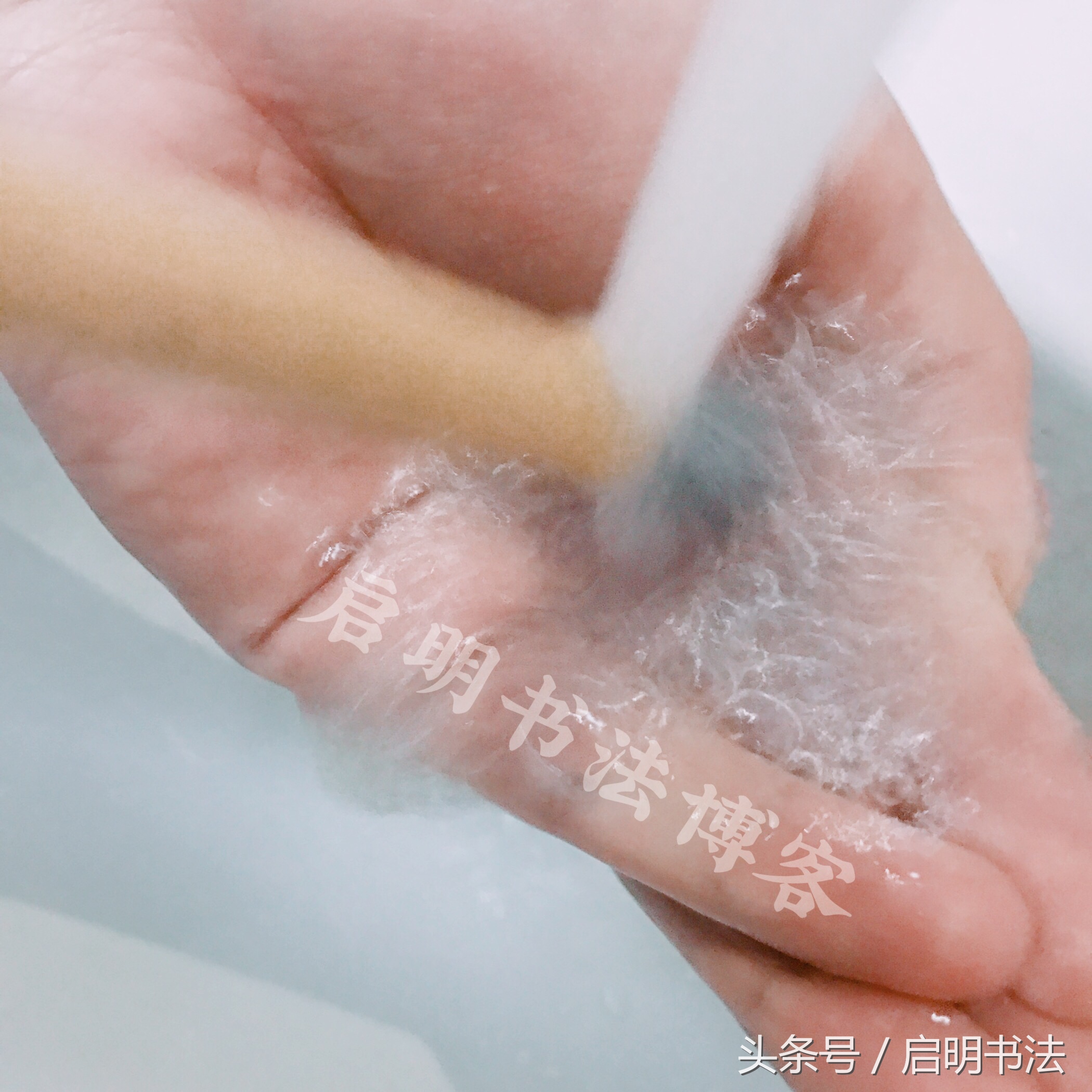 洗毛笔的绝招不弄脏水池,洗毛笔正确的方法