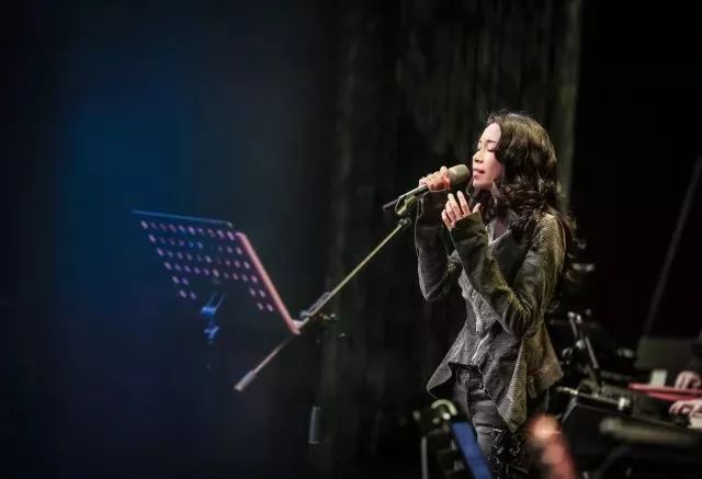 莫忘初心女声完整版,莫文蔚2019绝色演唱会曲目