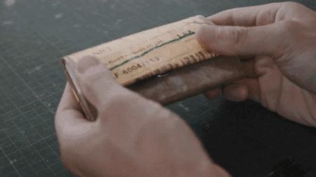 他用废纸箱做钱包，居然卖到600元，MUJI都叫好！