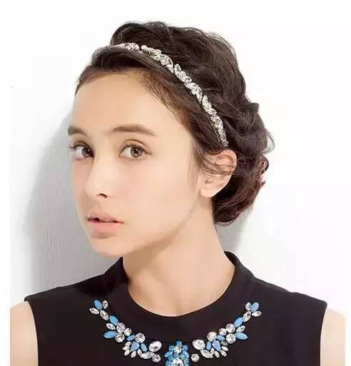 30-40岁女人烫发扎头发,烫发后怎么扎好看2019