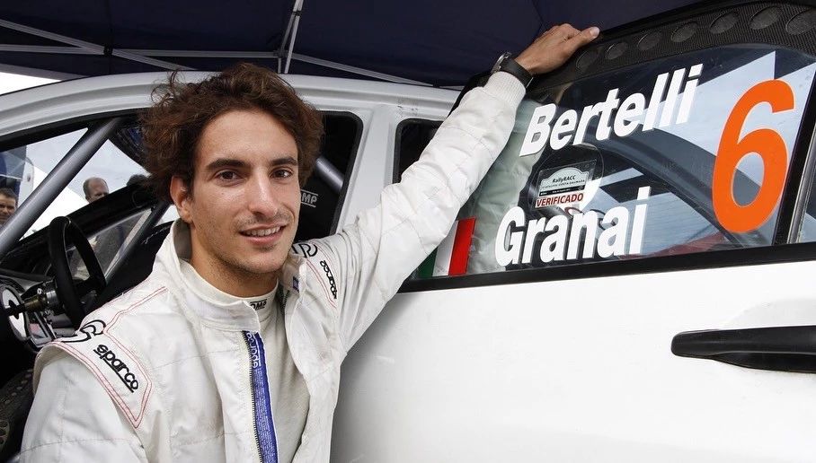 prada鍐嶇敓绯诲垪,prada鎹㈡帉闂ㄤ汉