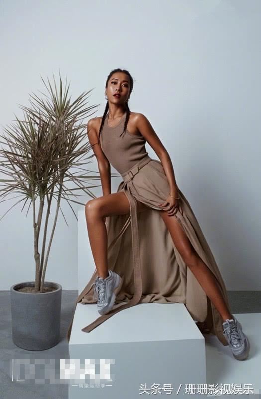 吉克隽逸身材写真,吉克隽逸照片凸显身材