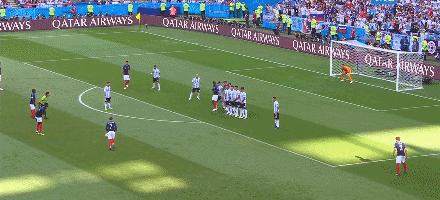 姆巴佩梅开二度绝杀巴萨,法国杯姆巴佩造三球