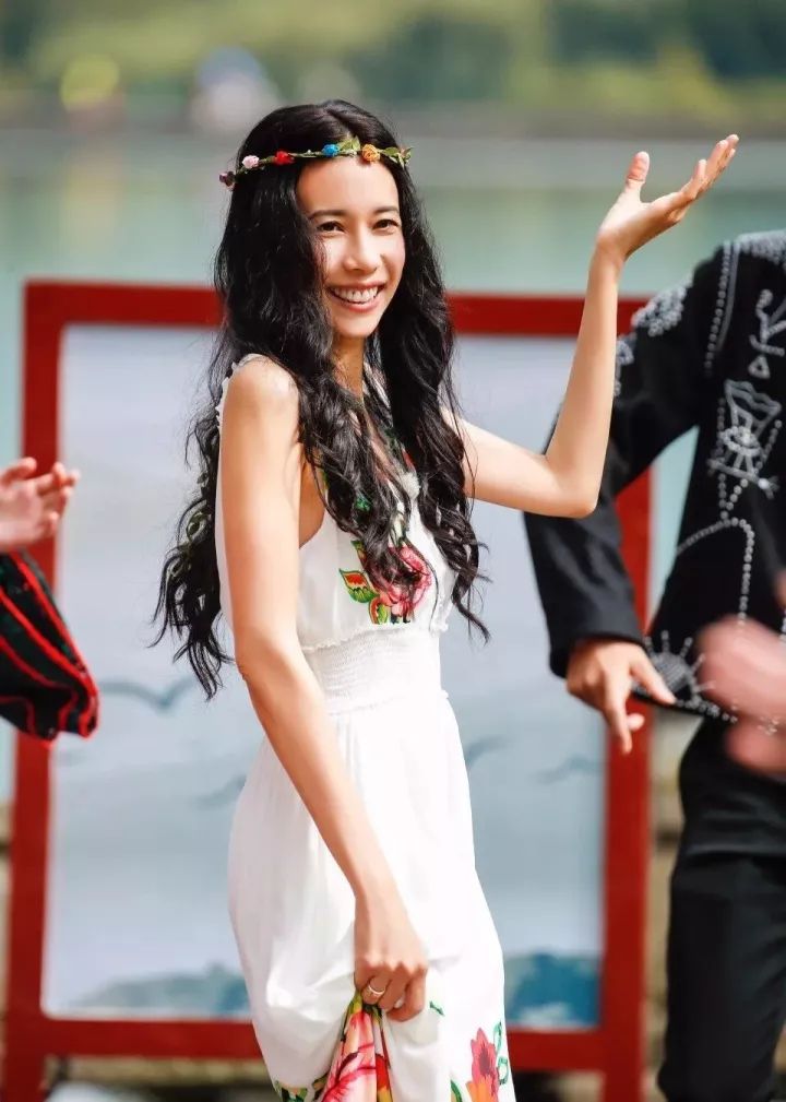 莫文蔚裸妆演唱会,莫文蔚现场秀