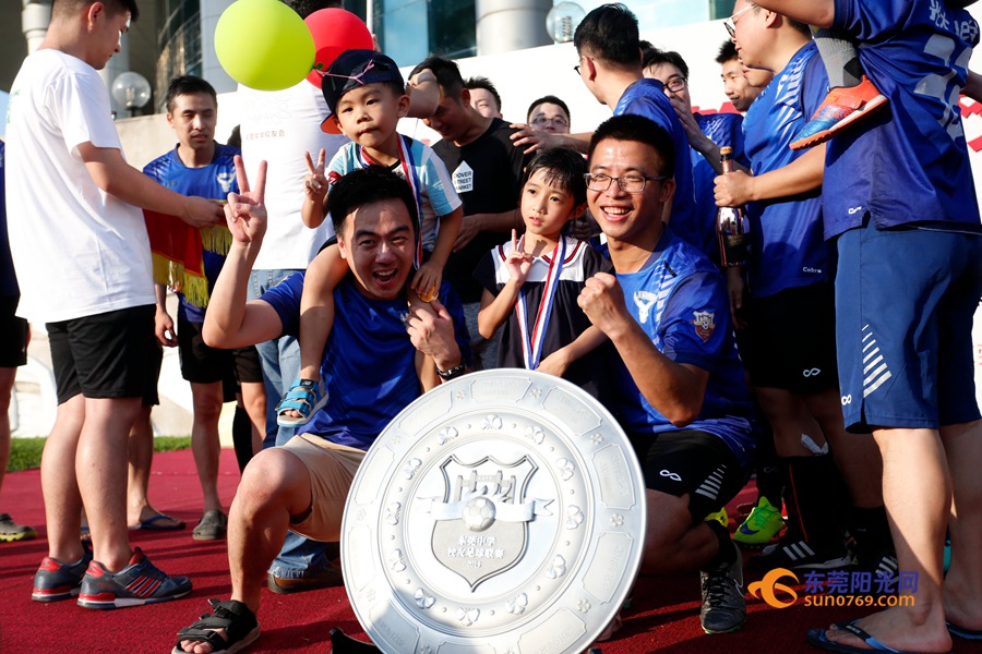 东莞校友足球联赛,广东省东莞市松山湖中学足球比赛