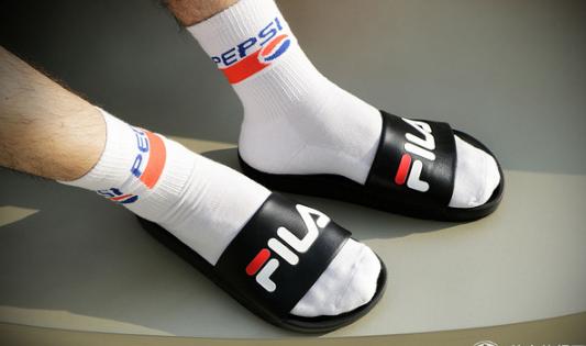 最火十款拖鞋,公认脚感最好的10双拖鞋