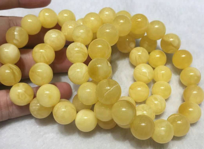 男士戴什么材质手串对身体最好,小叶紫檀手串男士适合戴哪个手