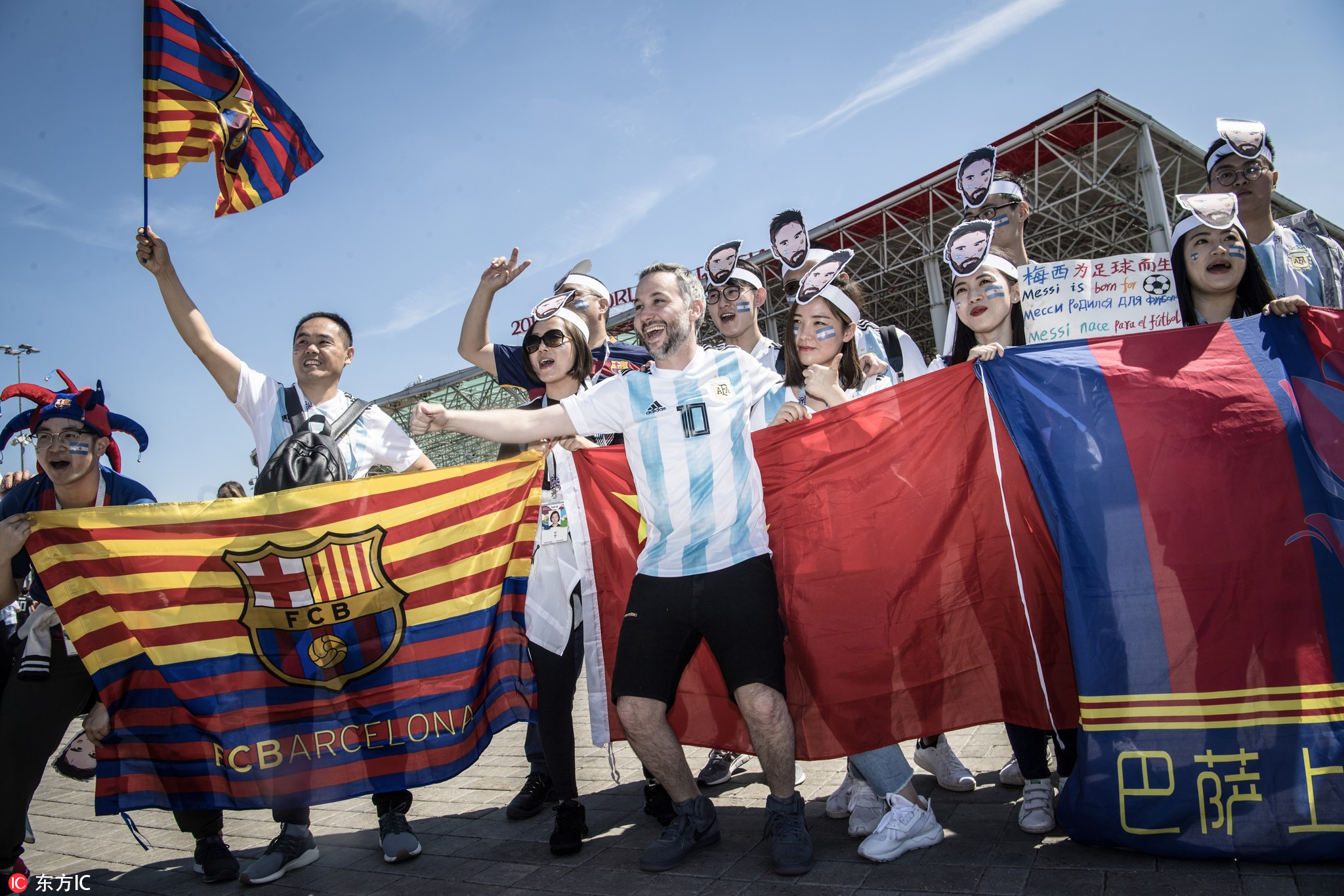 燃情奋战十余天,晒得比内马尔还黑,但他们的照片美炸了