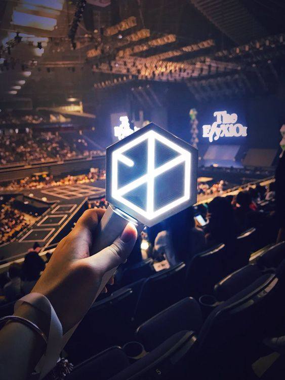 应援手灯你了解多少？细数韩12个大势男团的应援手灯