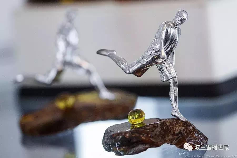 趁着世界杯，俄罗斯又做了一波琥珀的广告，诚意创意满分666