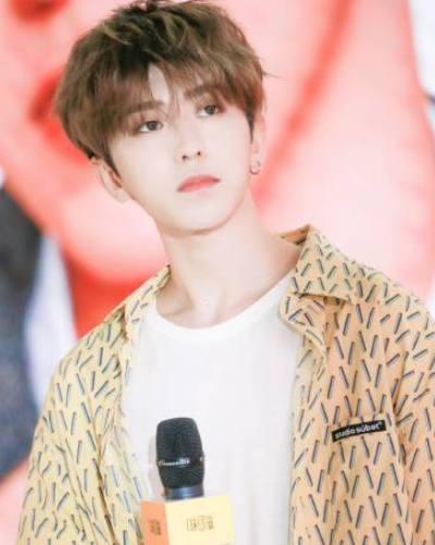 蔡徐坤安检过程,蔡徐坤过安检视频