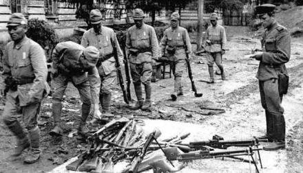 美军士兵回忆日本虐俘：睡在屎尿当中，喝寄生着多种病菌的水