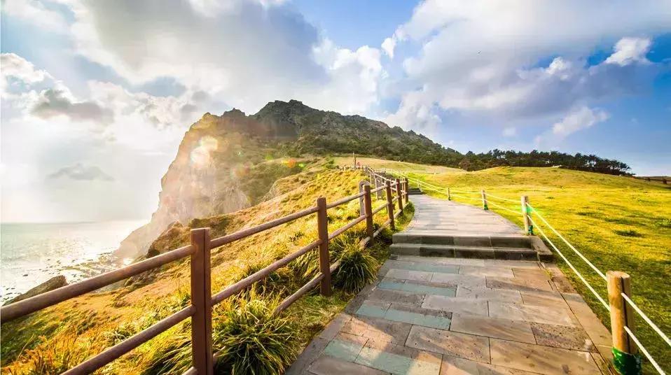 中国护照免签数量和落地签数量,中国普通护照免签和落地签国家