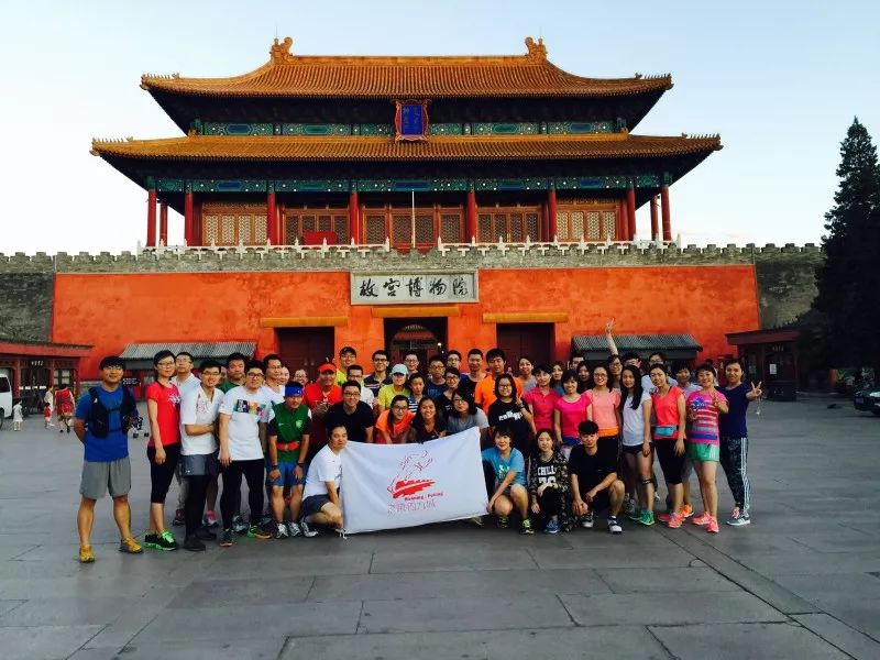 “生还是死”,正站在分岔路口的中国跑团