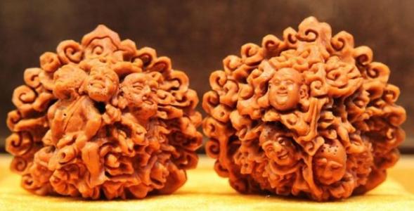 文玩核桃可以带到室外盘玩吗,文玩核桃红宝石盘玩后效果图