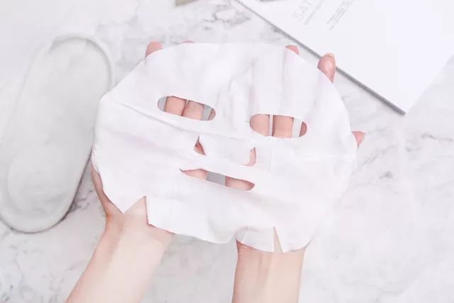 雷叔有货丨日本妹子用酸奶敷脸？效果竟然比敷100片面膜还好！