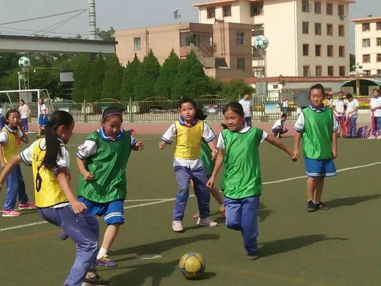 金昌市第四小学足球比赛,实验小学女子足球队