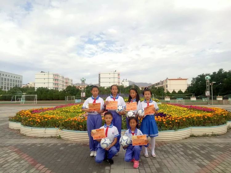 小学五人制女子足球比赛,实验小学足球比赛女生