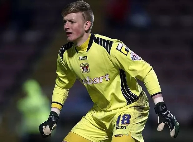 英格兰最年轻门将打破“魔咒”，24岁的他已是“世界第三贵”