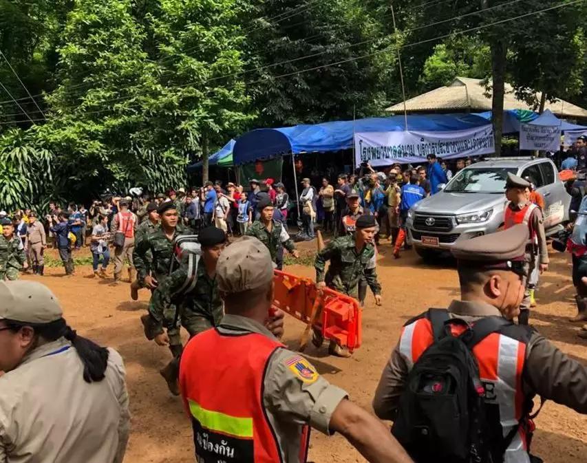 13名泰国少年足球队成员,泰国少年足球队被困洞穴事件