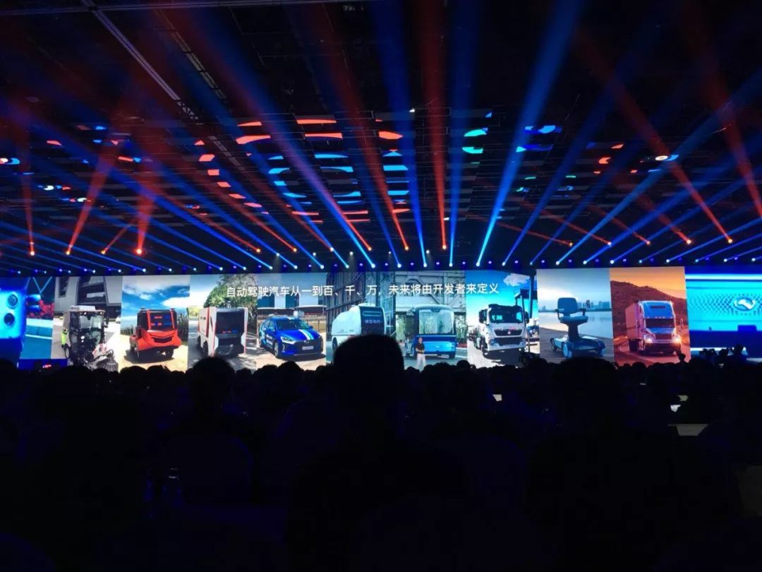 就在刚刚，司机、说唱歌手、体育解说和主持人等通通陷入失业风险