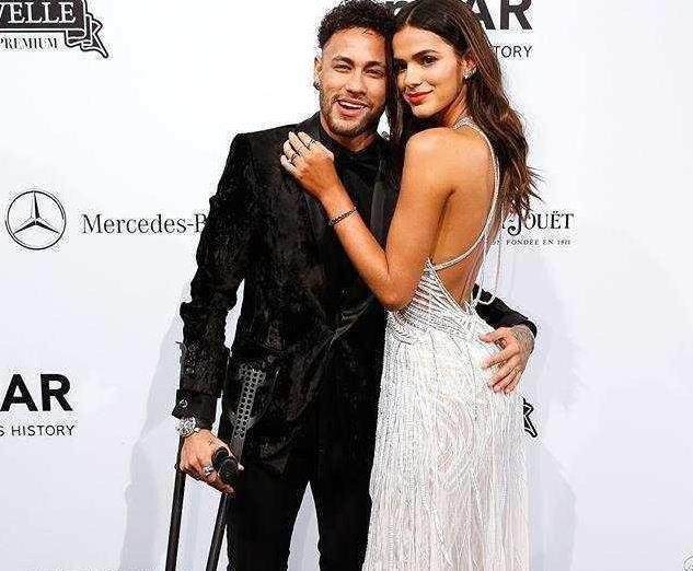 C罗的女友、内马尔的女友、梅西女友谁更美？网友：梅西女友耐看