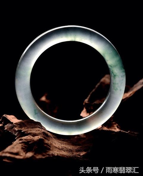 卖天然翡翠手镯的实体店,翡翠手镯出售渠道哪里最好