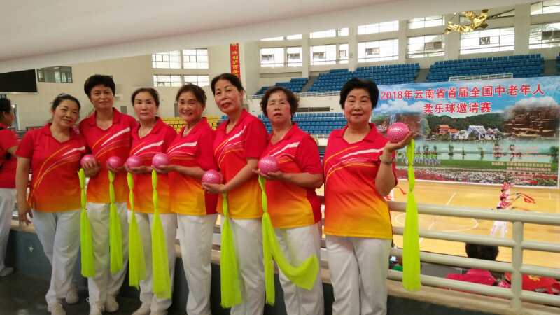 宜良暖洋洋队健康与公益同行昆明送子鸟医院为不孕家庭提供援助