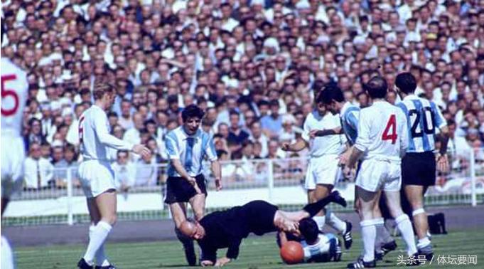 2022世界杯暴力场面,世界杯凶猛瞬间