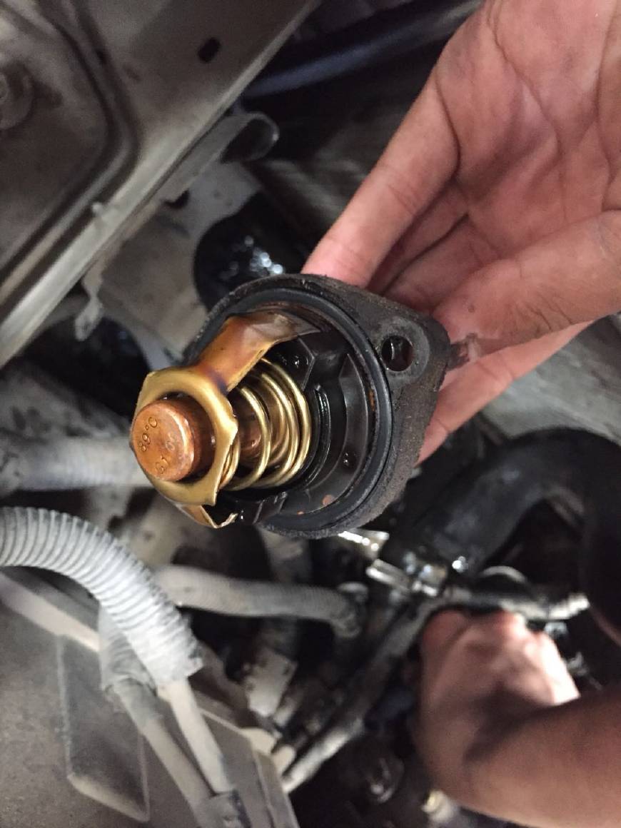 标致408防冻液专修,标致408发动机冷却液温度不一致