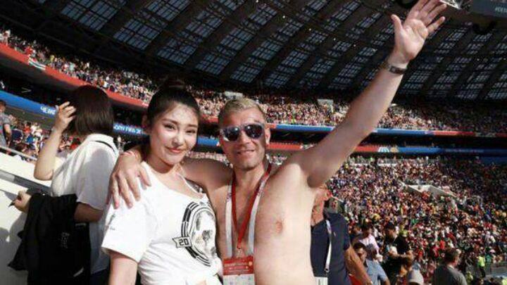 徐冬冬和陈奕迅,徐冬冬世界杯看足球