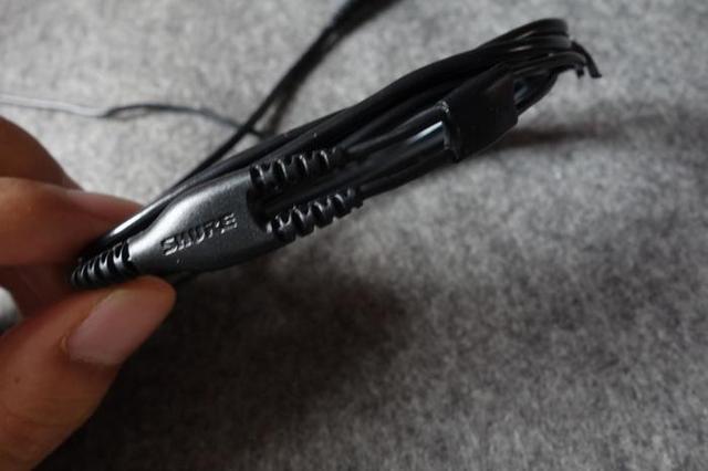 舒尔se215耳塞 (舒尔se215怎么测评)