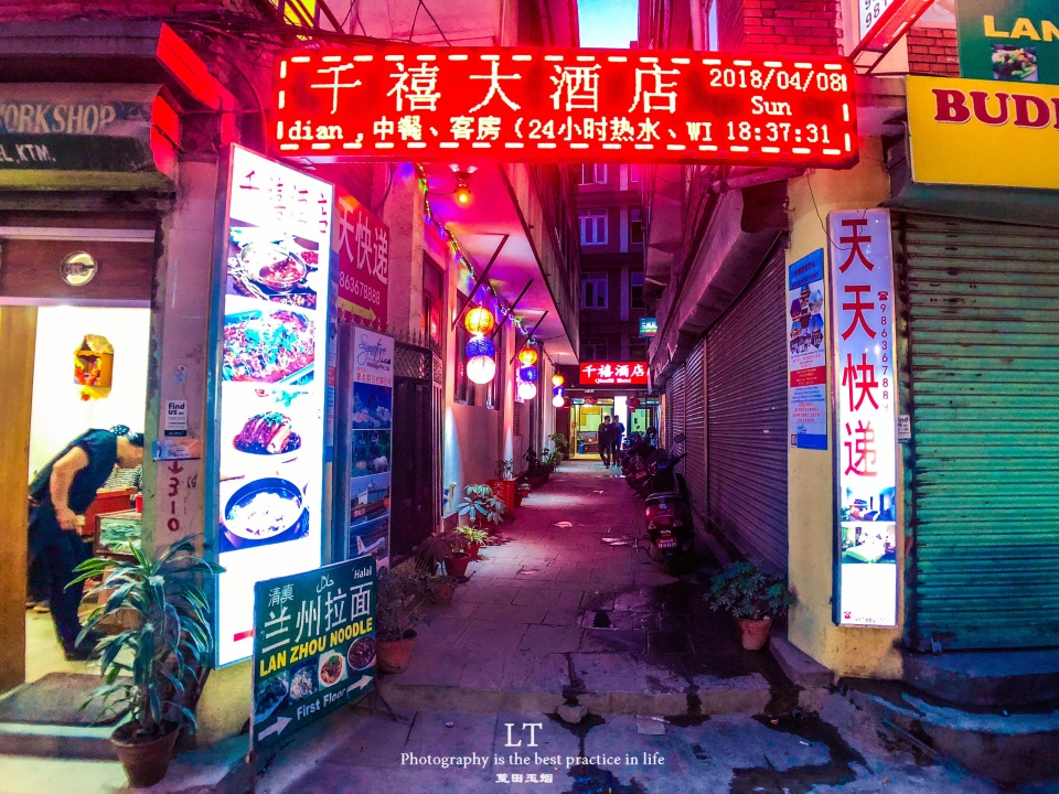 中国商人在尼泊尔赚了个金玉满堂，只因羊毛围巾全是义乌造