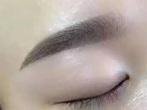 线条眉和丝雾眉的区别哪个好看,雾眉线条眉和丝雾眉区别