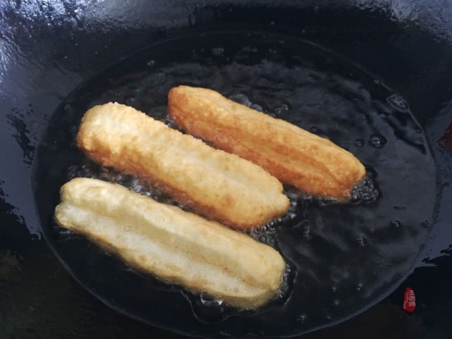 香酥大油条蓬松酥脆冷了不硬,酥脆香酥小油条